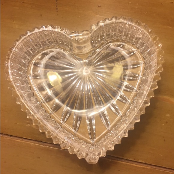 Glass heart shaped trinket box - Picture 2 of 5